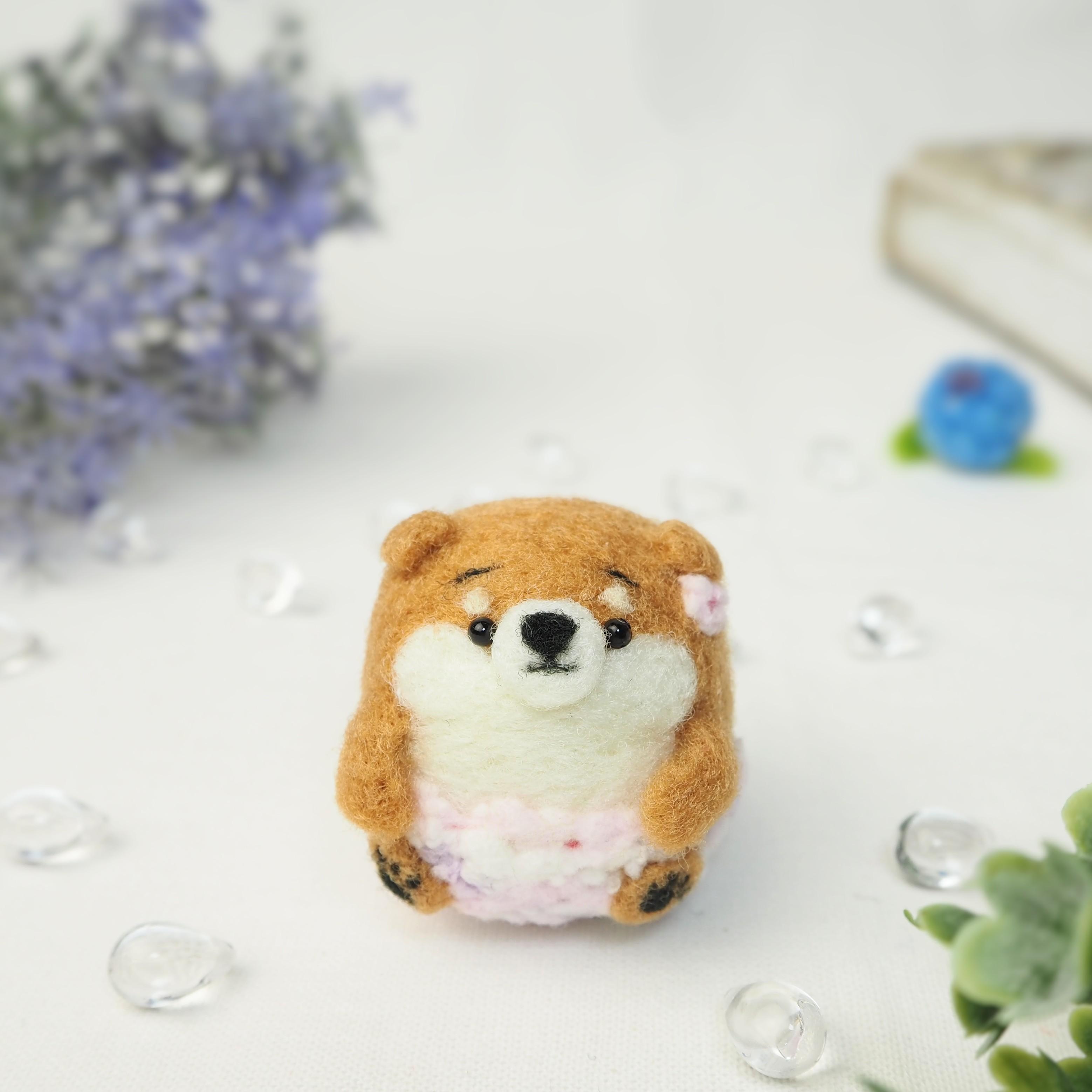 【受注製作】紫陽花パンツのまゆ柴犬の赤ちゃん(赤柴・黒柴・白柴)　羊毛フェルト1枚目の画像