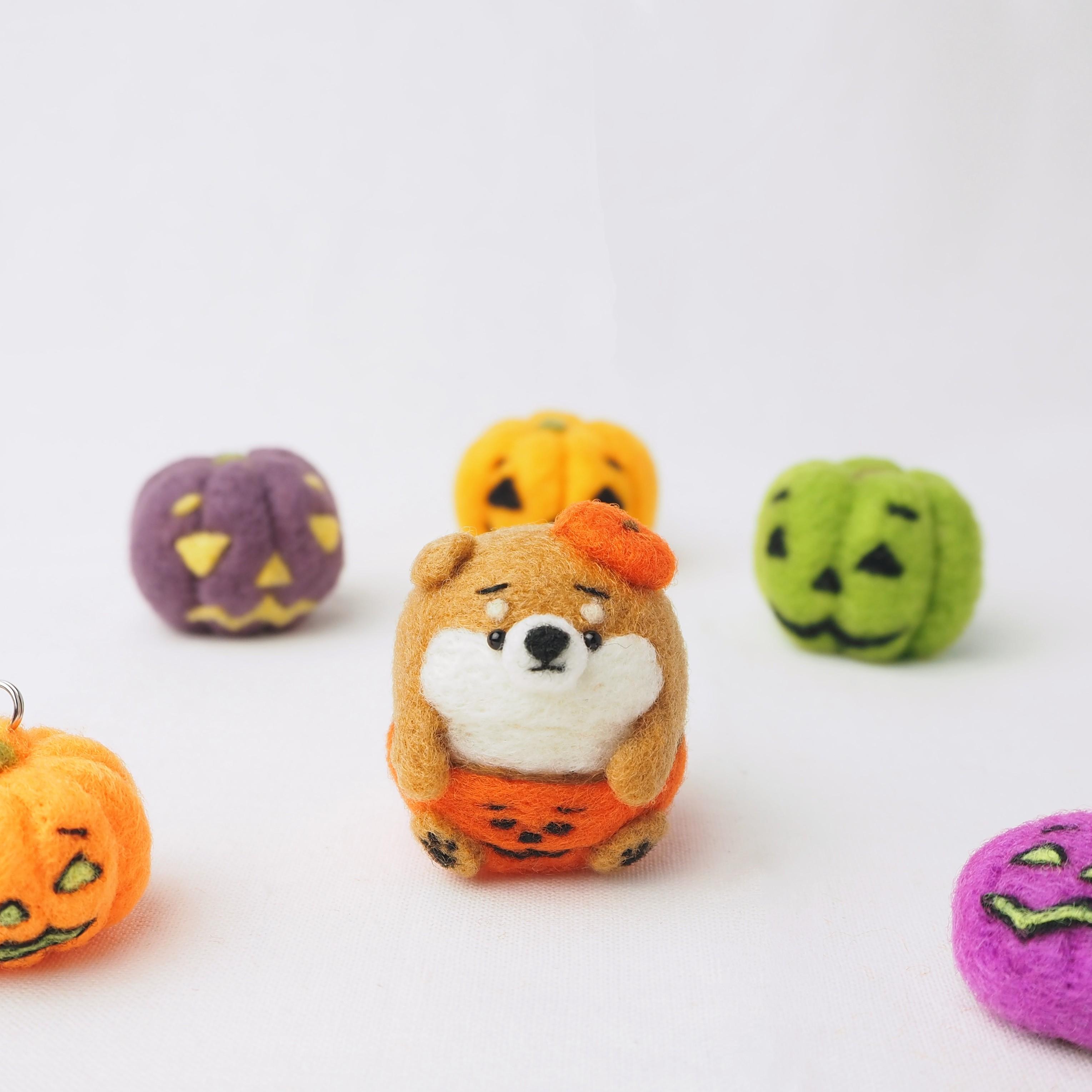 【受注製作】-ハロウィンコスプレ- まゆ柴犬の赤ちゃん(赤柴・黒柴・白柴)羊毛フェルト1枚目の画像